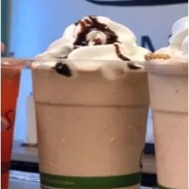 Sneakers Milkshake.